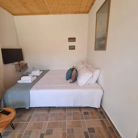 Althea - Cozy With Spacious Terrace Views Galatas  Exterior photo