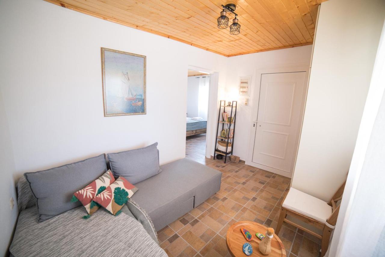 Althea - Cozy With Spacious Terrace Views *