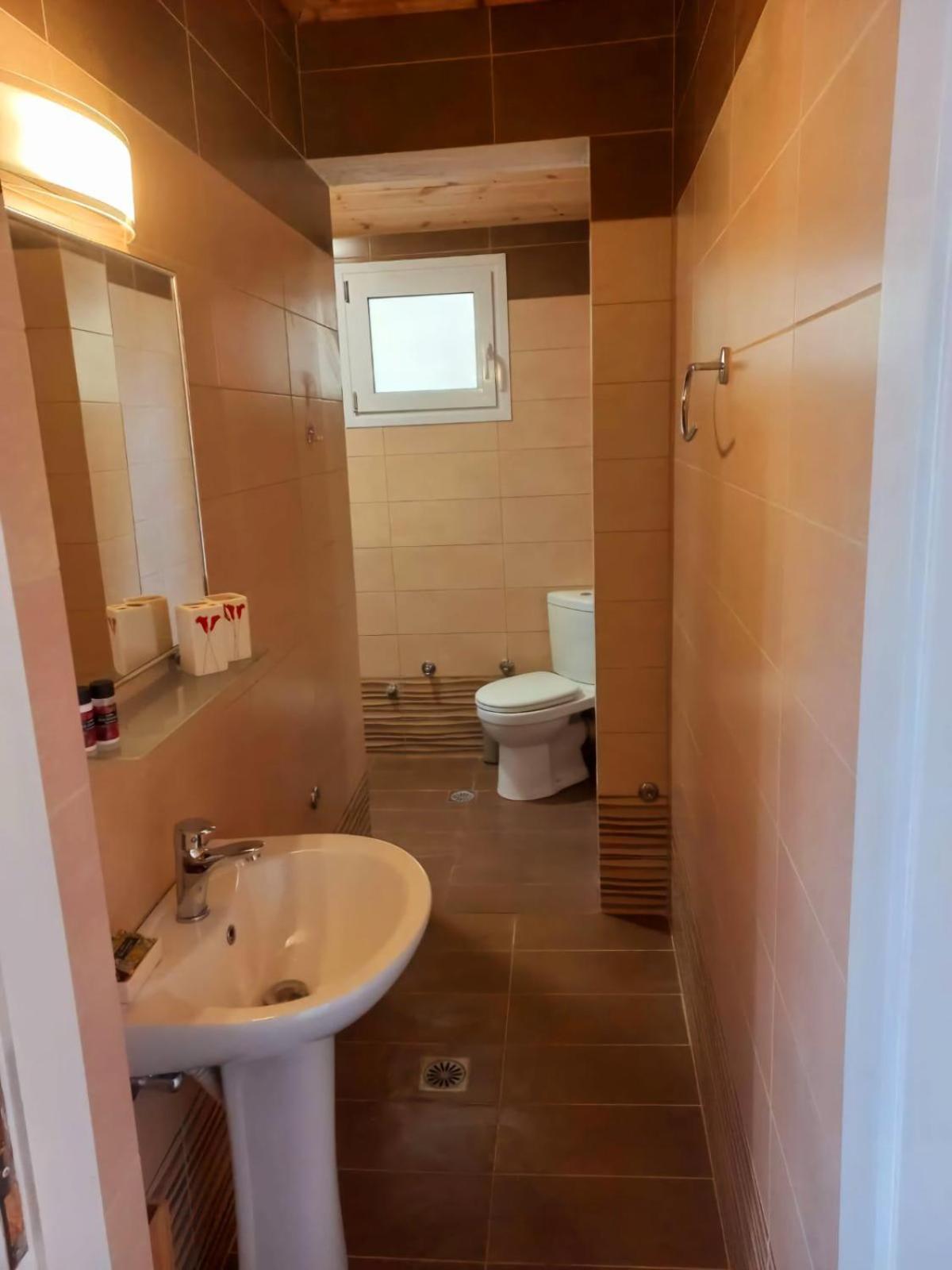Althea - Cozy With Spacious Terrace Views Galatas (Poros)